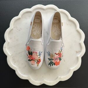 Women’s Keds Triple Deck White Floral Embroidered Slip-Ons  Size 7.5M
